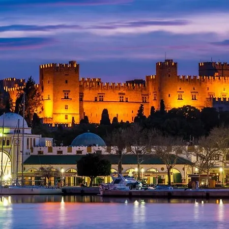 Old Town Maisonette *