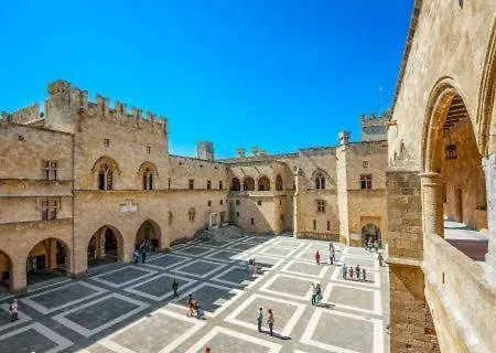 Nyaraló Old Town Maisonette *